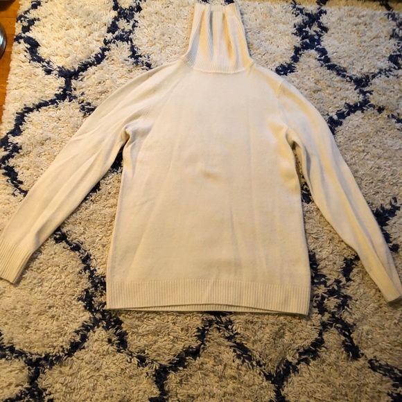 AG cashmere turtleneck sweater - Picture 1 of 4
